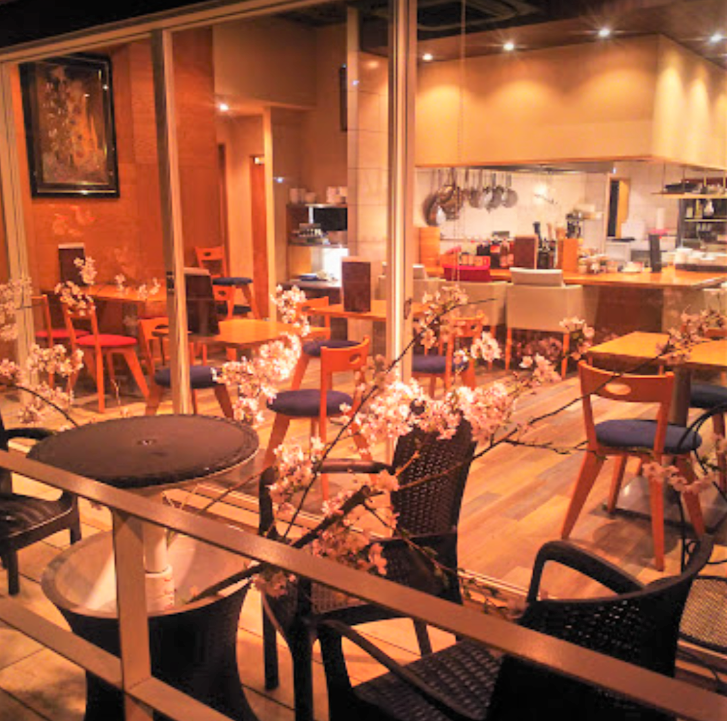 オープンテラス席もあるお洒落なお店です。