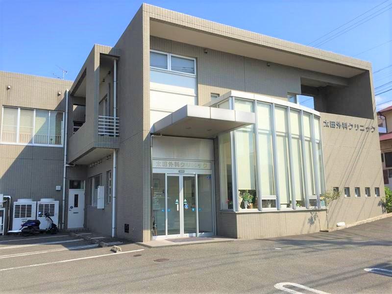 郊外にあるので車でも楽々通勤できます。