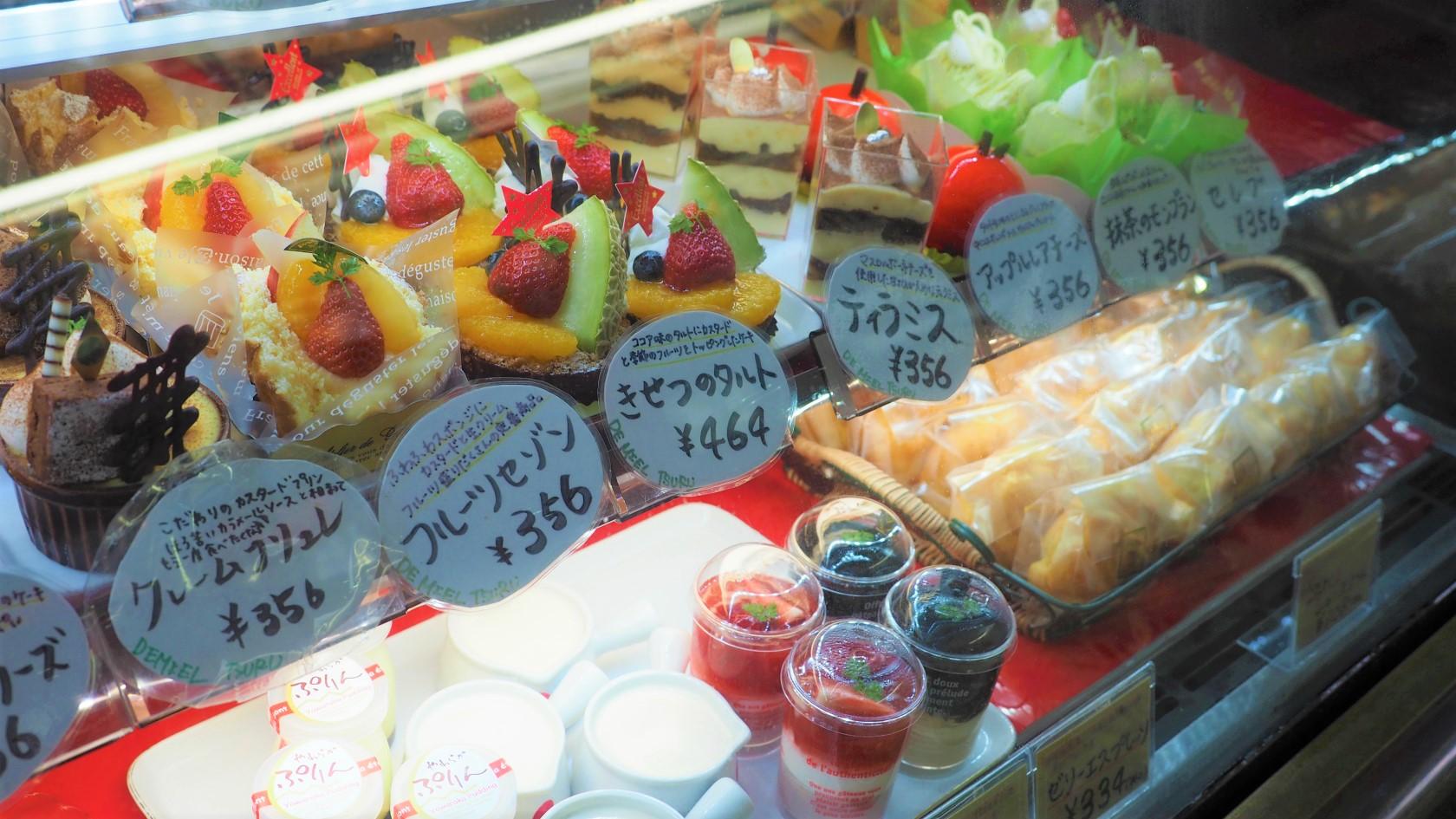 色とりどりの季節のタルト。