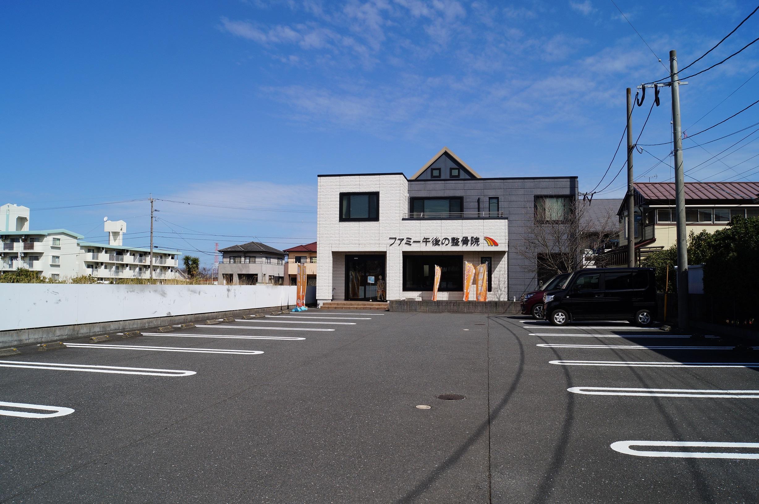 第二駐車場もあるので車で楽々通勤できます。