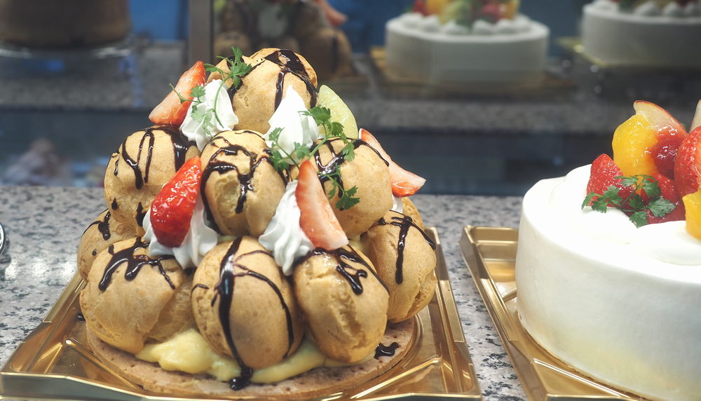 名物のシュークリーム タワー