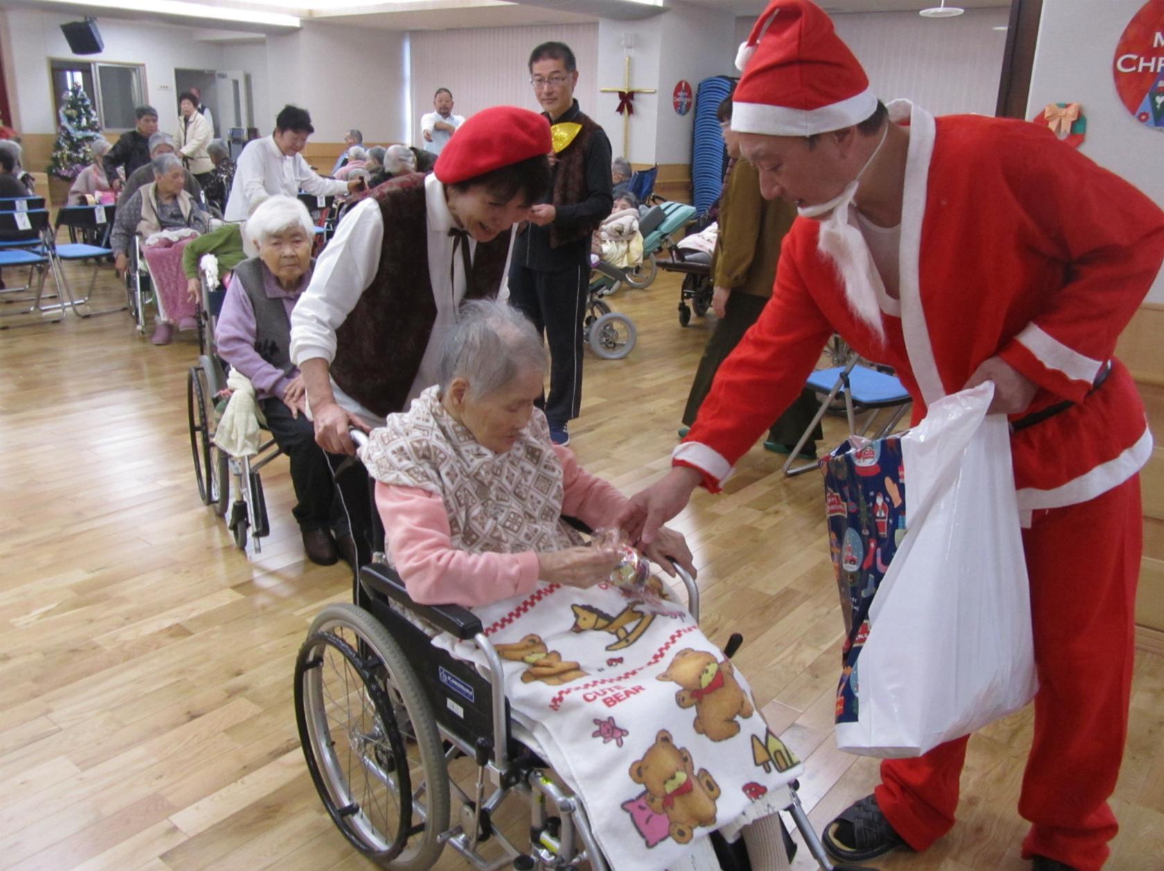 沢山の人の笑顔を貰える仕事です。