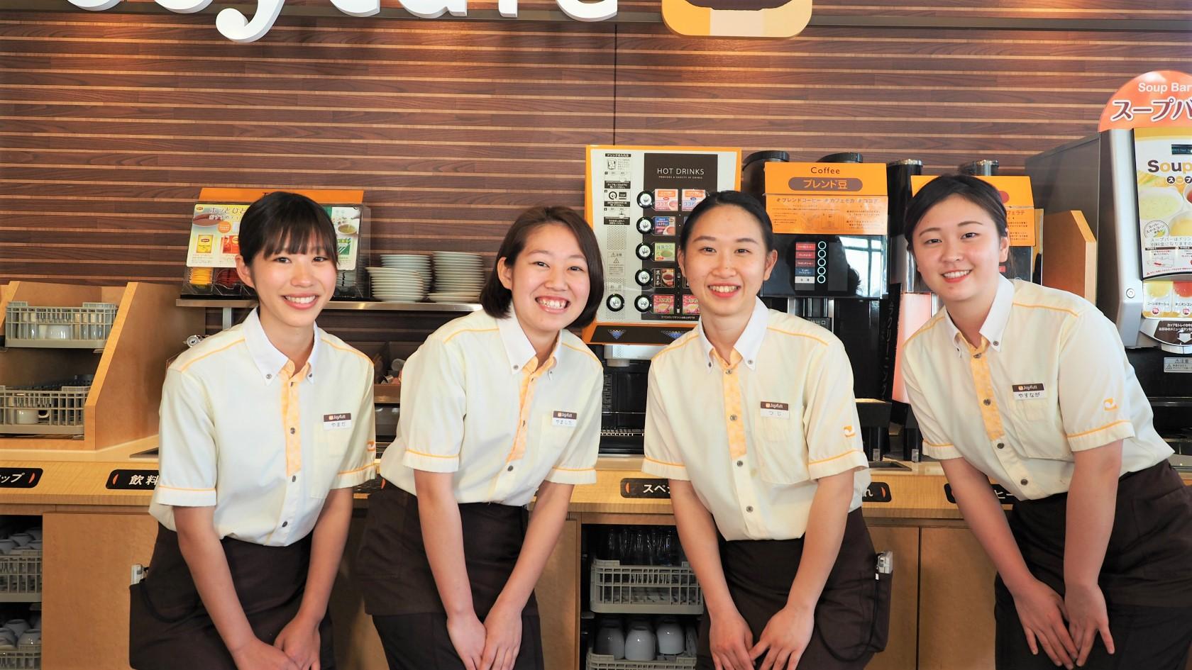 女性が多く明るい職場です。