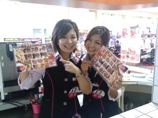 先輩スタッフが一から丁寧に教えますので安心です♪