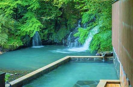 『滝見の湯』は、古くから地元の人々に愛され続けてきた温泉です。