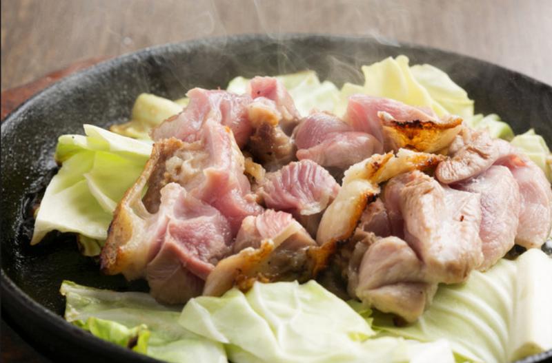 地元の旬な食材を使ったお料理を提供してます。