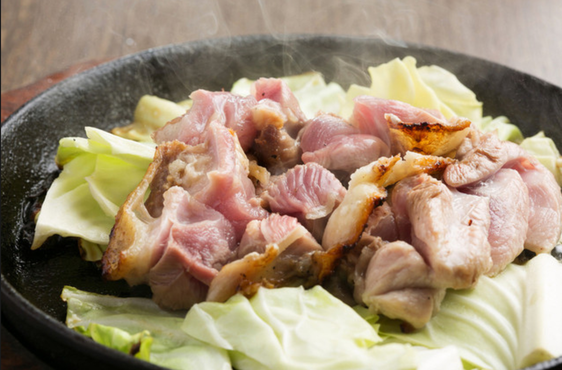 地元の旬なお料理を提供してます。