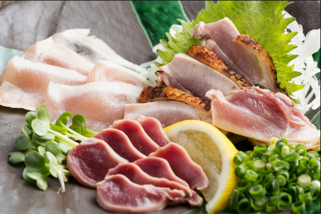 地元の旬な食材を使ったお料理を提供してます。