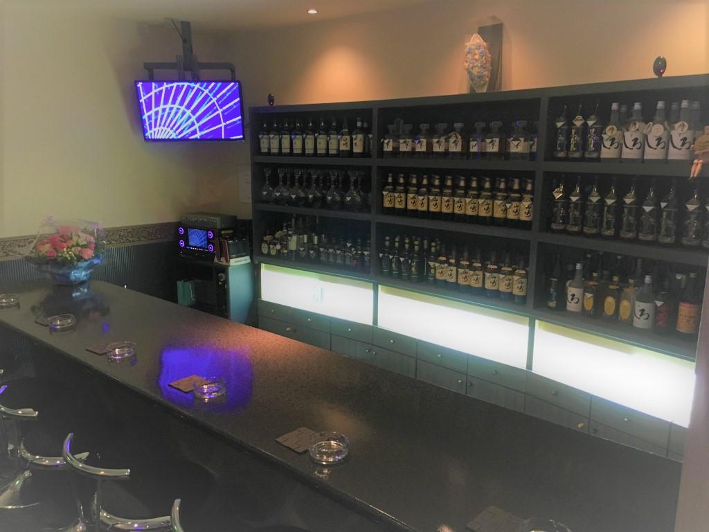 落ち着いた雰囲気のお店です。