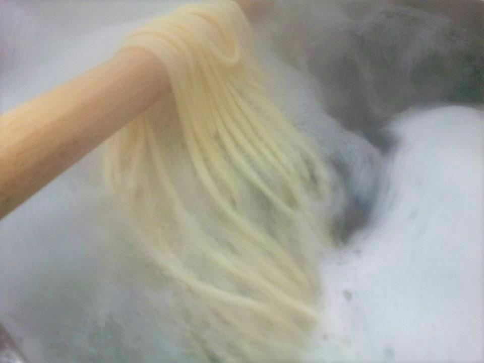 うどんが好きな方・学びたい方、本物の讃岐うどんを お教えします！！