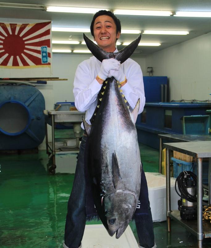 牛深から直送の新鮮な魚介をリーズナブルな価格で味わえるお店です。
