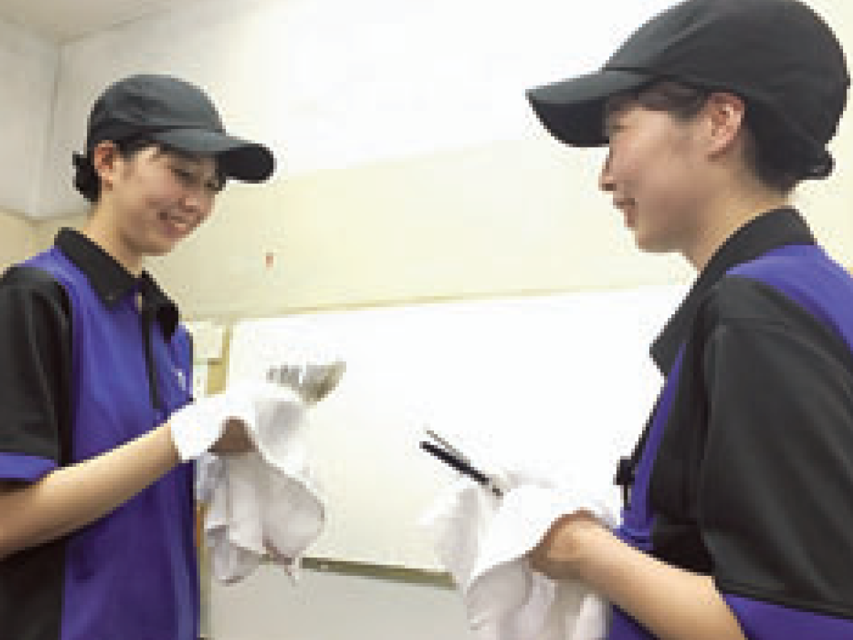 スタッフ同士和気あいあいと働いています♪