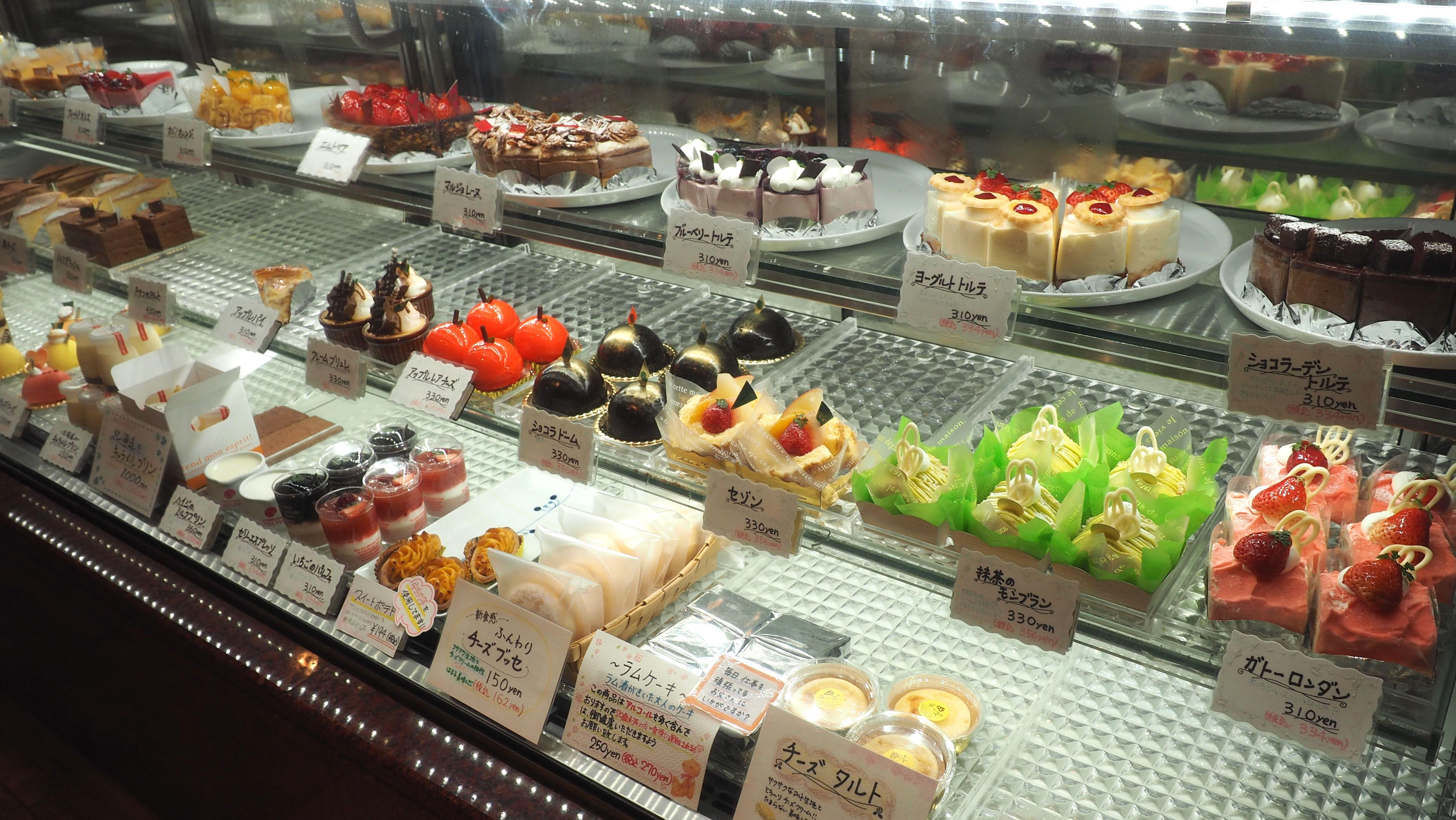 色とりどりのショートケーキ