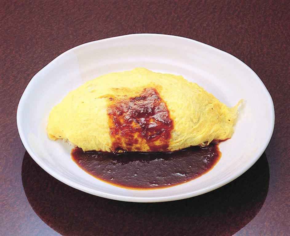 ふわふわのオムライスもドミグラスソースで
