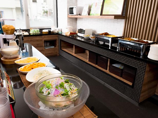 朝食はLohasライフを意識した素材、メニューを採用。
