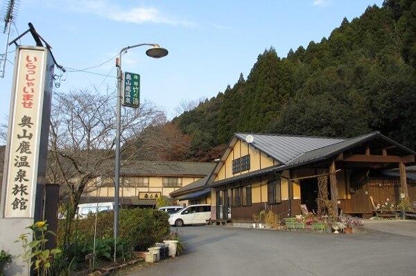 人気の温泉旅館と隣接しています。